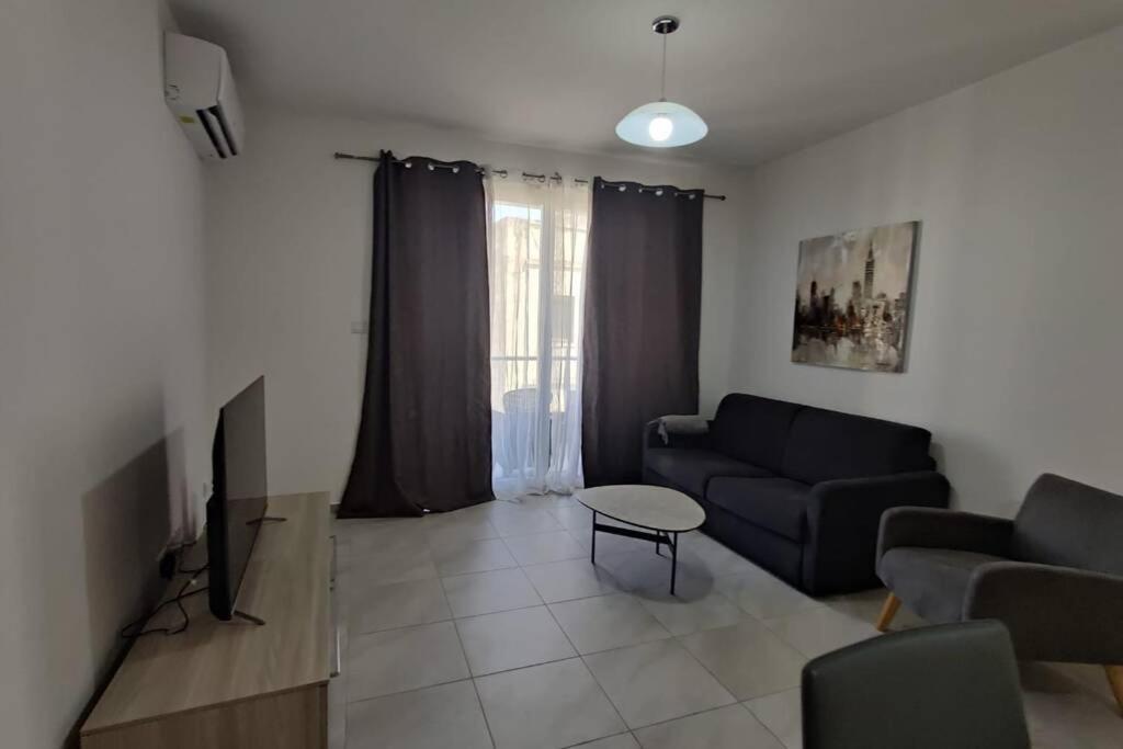 Brand New 3 Bedroom Apartment Close To The Sea Gzira Εξωτερικό φωτογραφία